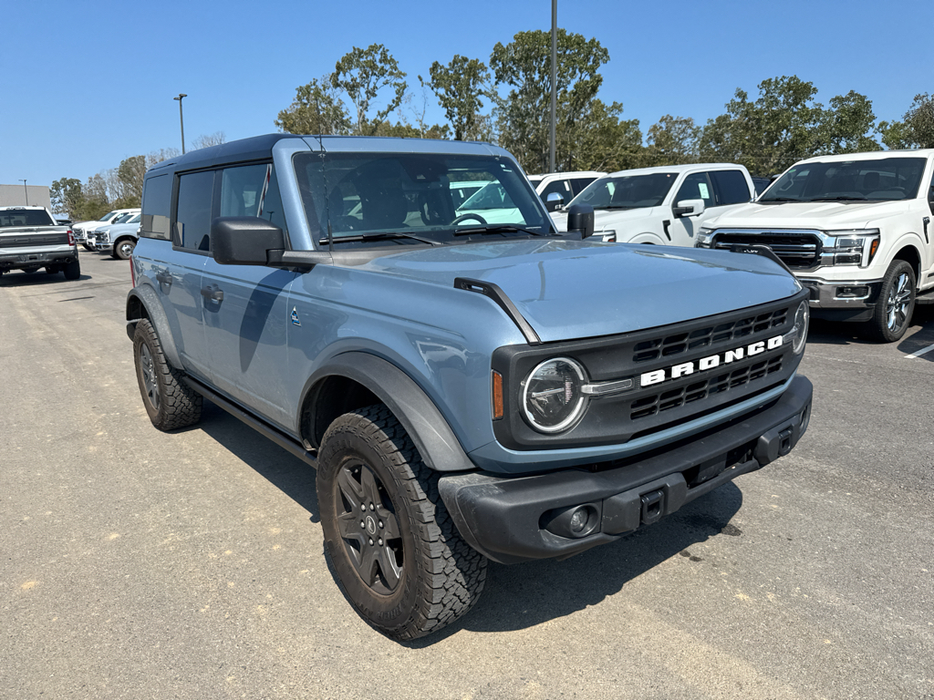 2024 Ford Bronco Black Diamond photo 3