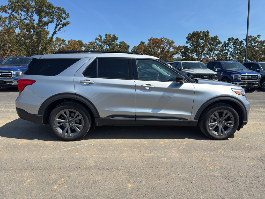 2023 Ford Explorer XLT photo 4