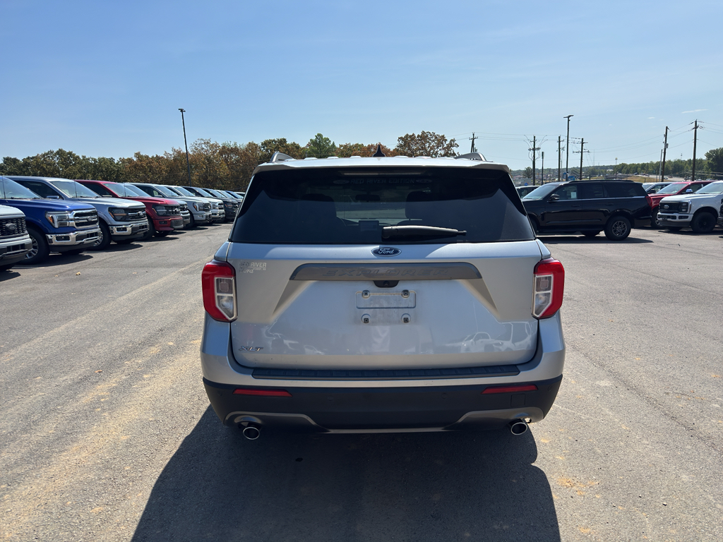 2023 Ford Explorer XLT photo 6