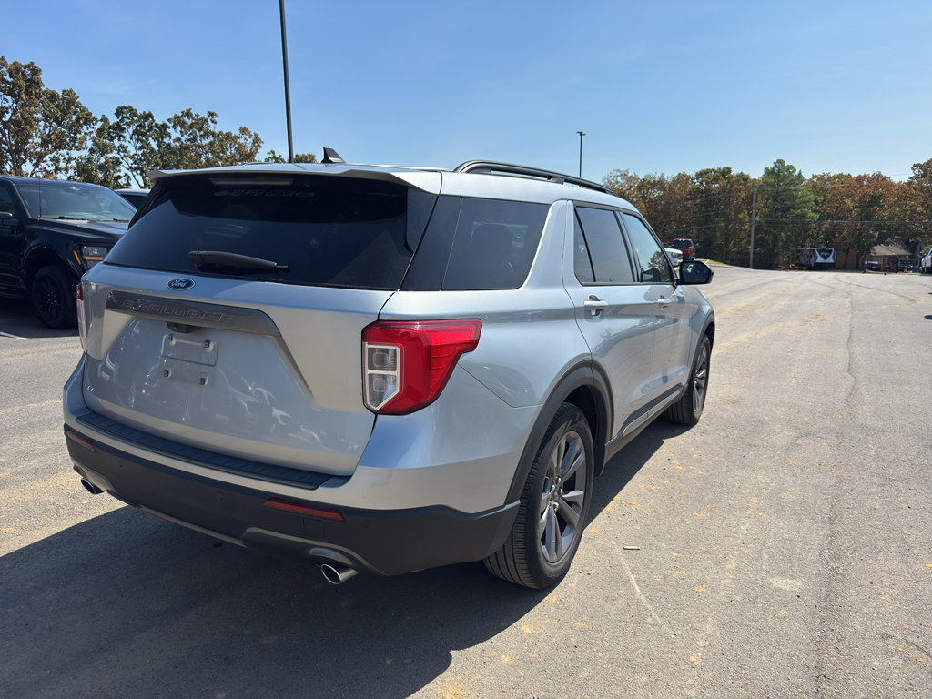 2023 Ford Explorer XLT photo 5
