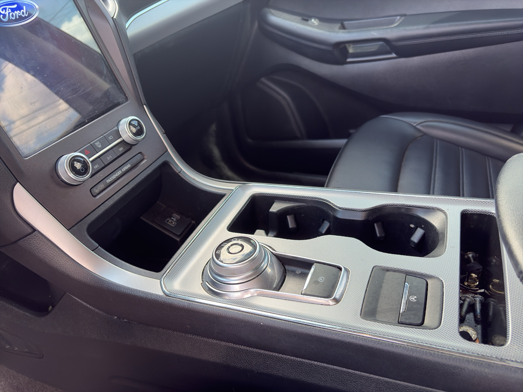 2021 Ford Edge representative vehicle photo