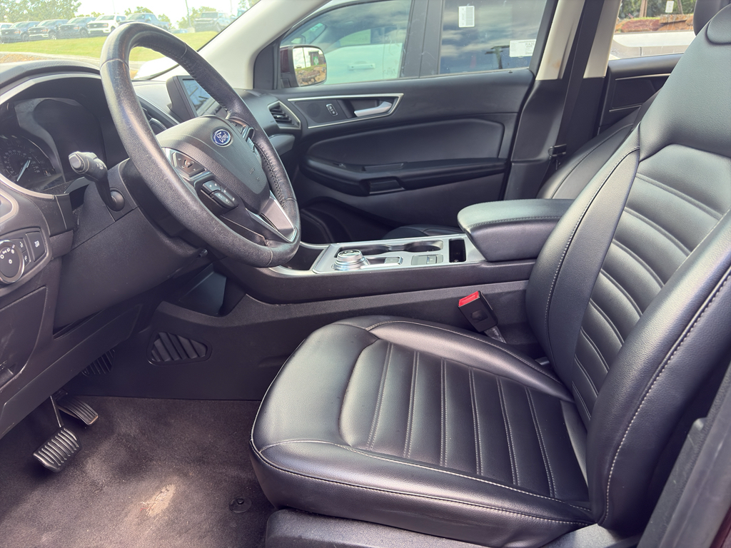 2021 Ford Edge representative vehicle photo