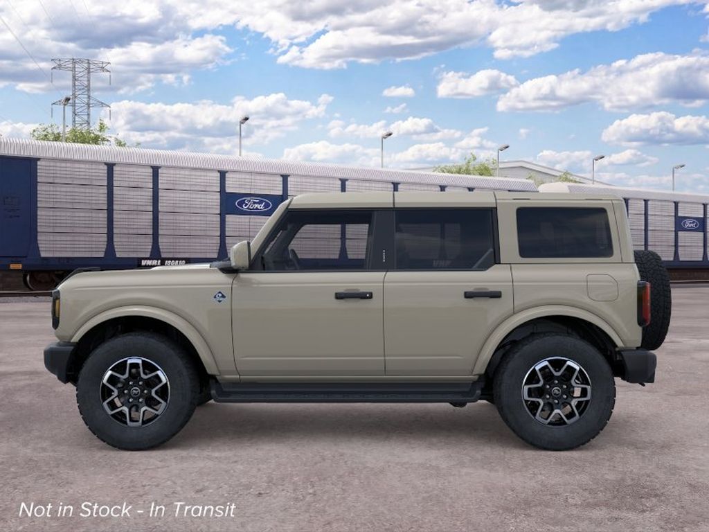2026 Ford Bronco Outer Banks photo 3