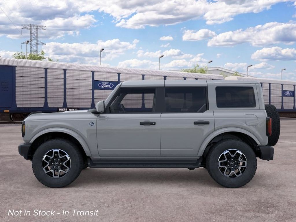 2026 Ford Bronco Outer Banks photo 3