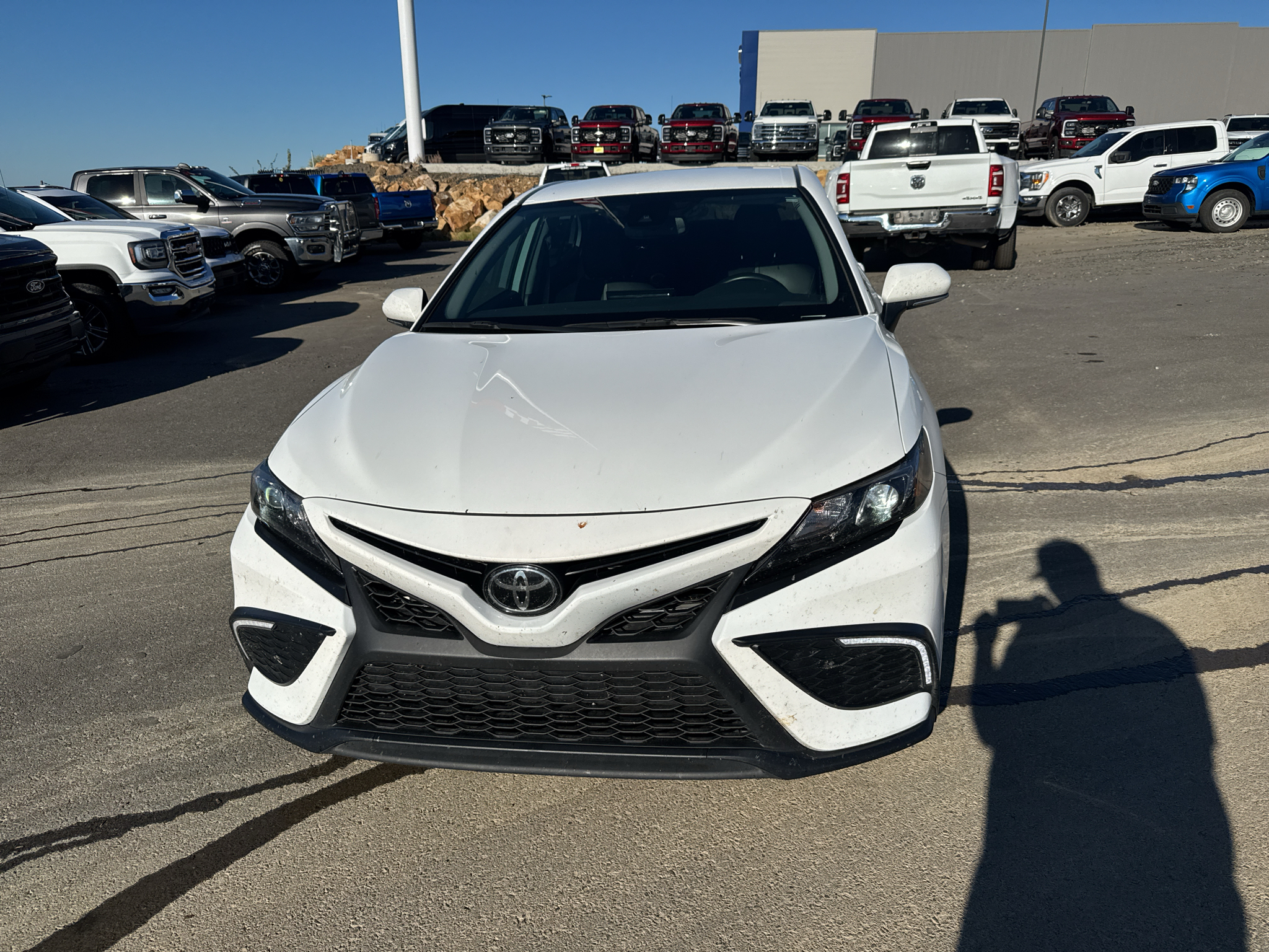 2023 Toyota Camry SE photo 2