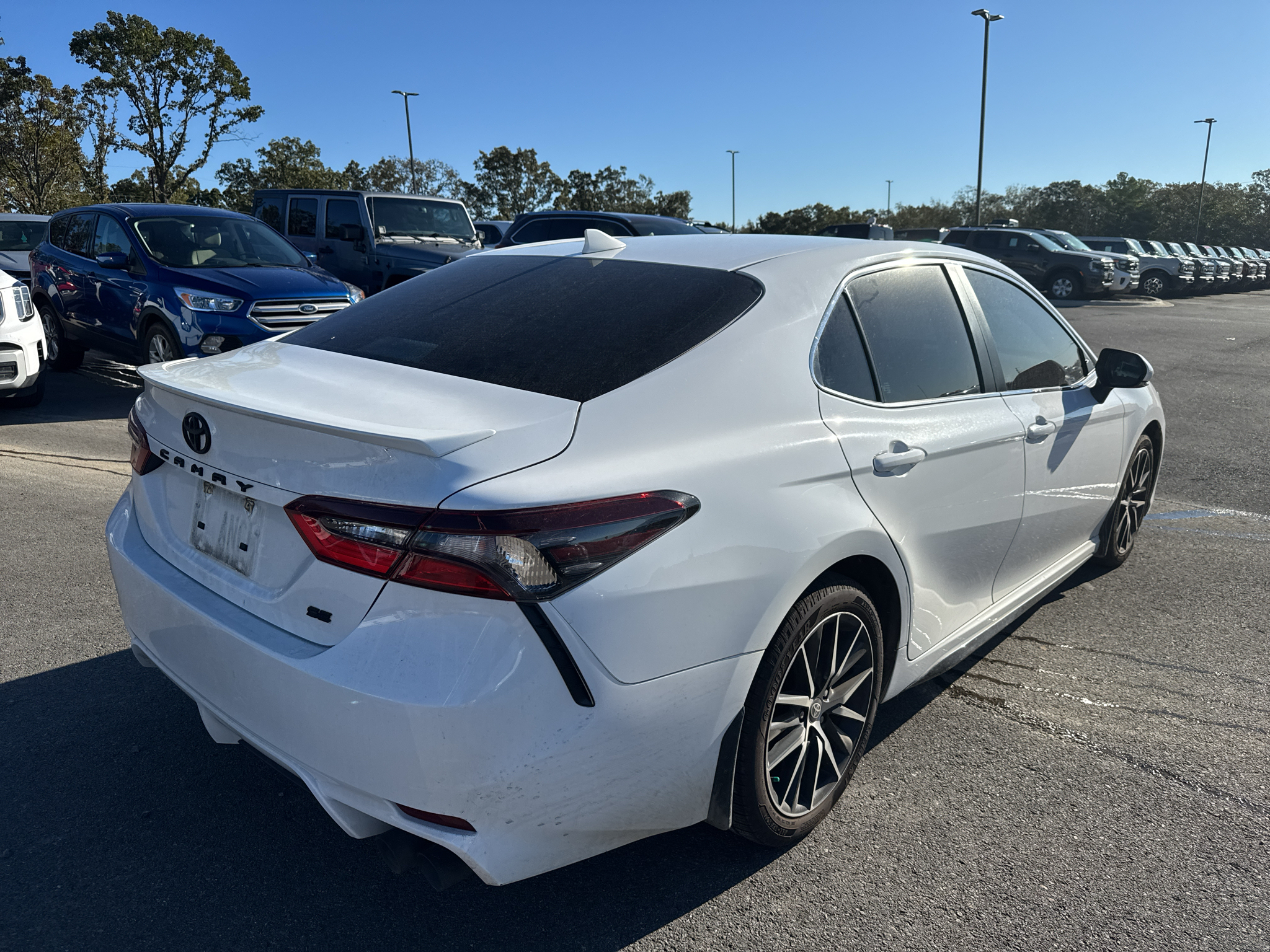 2023 Toyota Camry SE photo 5