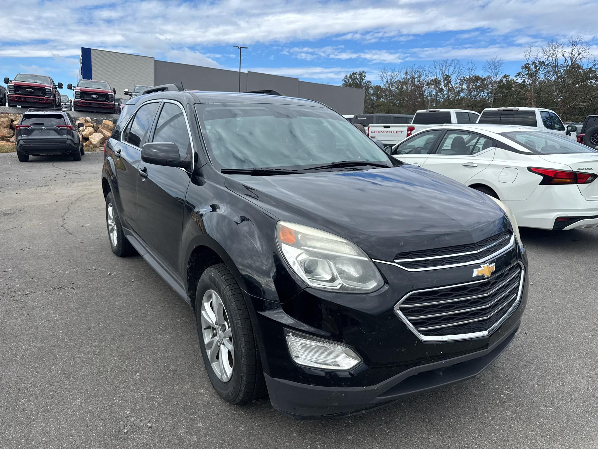 2017 Chevrolet Equinox LT photo 3