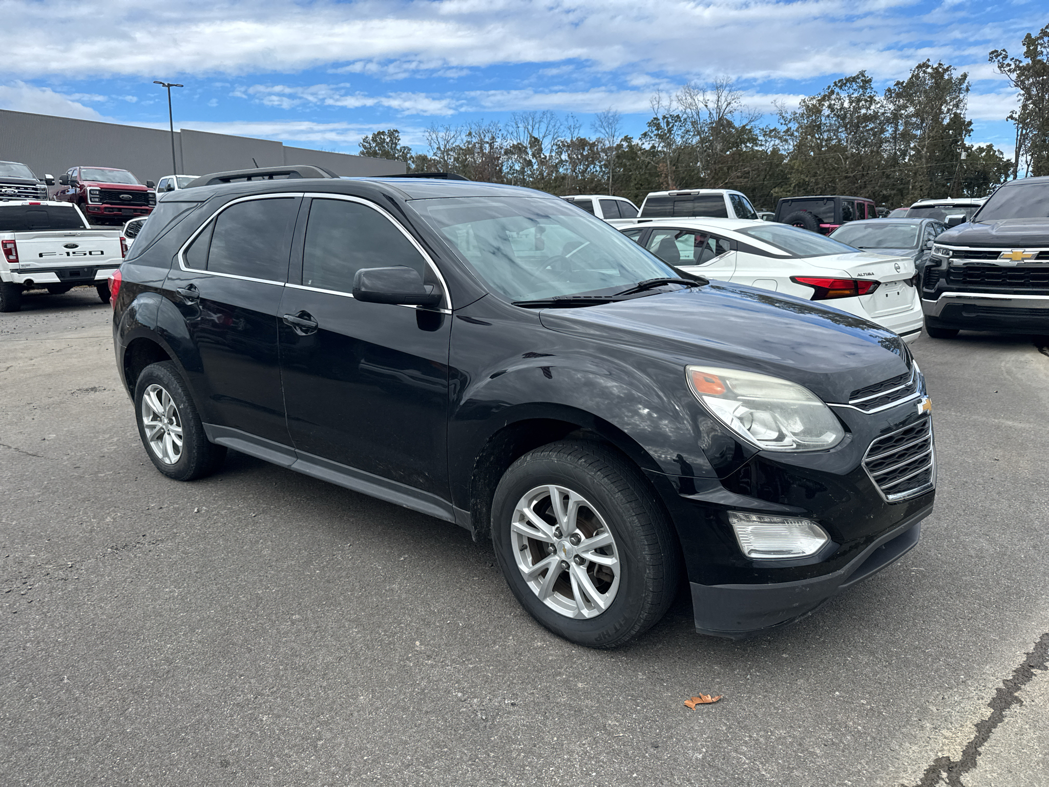 2017 Chevrolet Equinox LT photo 4