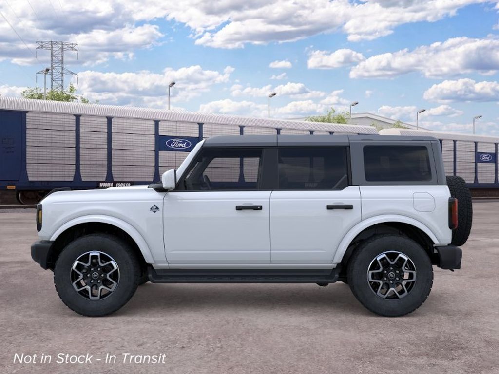 2026 Ford Bronco Outer Banks photo 3