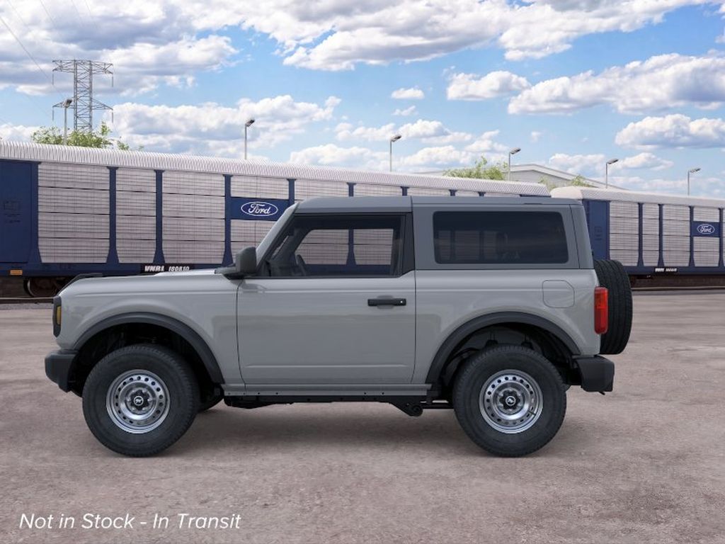 2026 Ford Bronco Base photo 3
