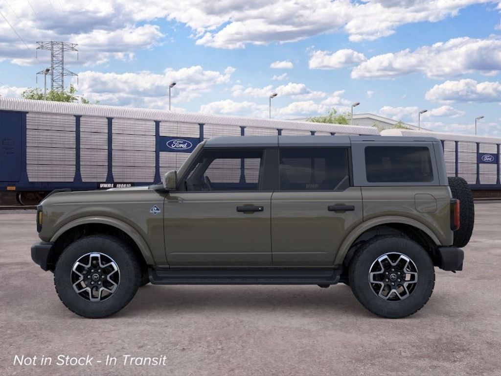 2026 Ford Bronco Outer Banks photo 3