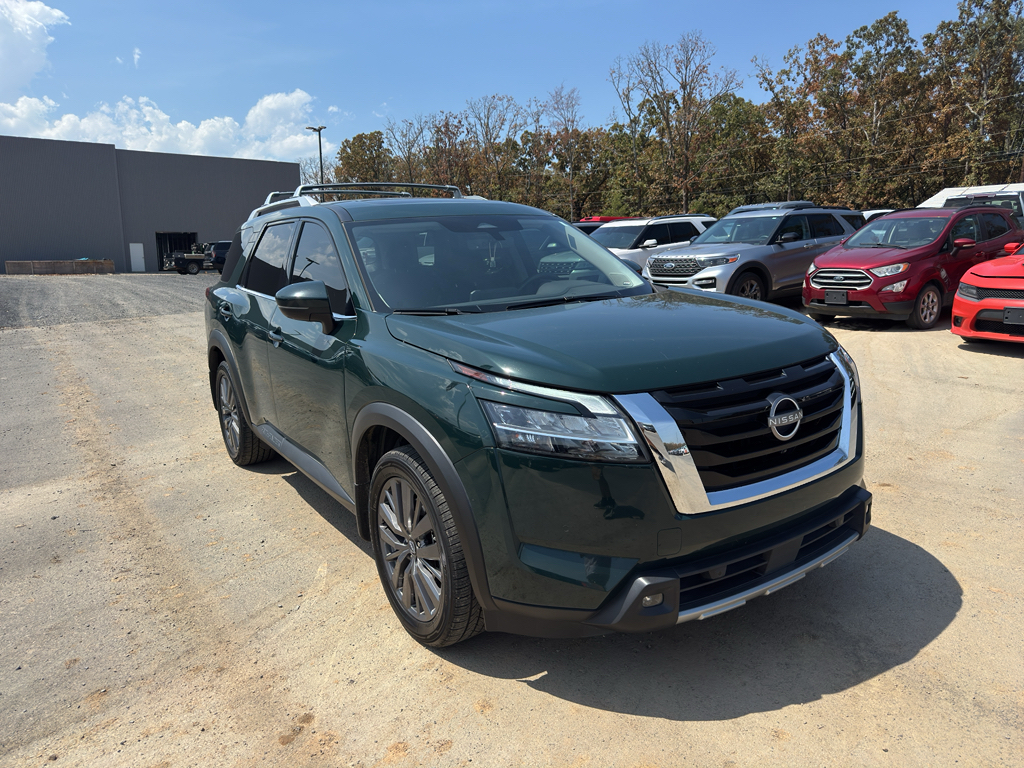 2024 Nissan Pathfinder SL photo 3