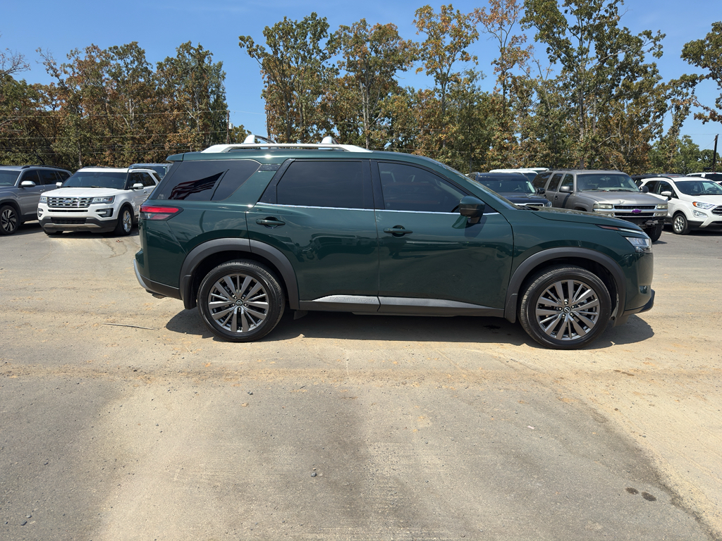 2024 Nissan Pathfinder SL photo 4