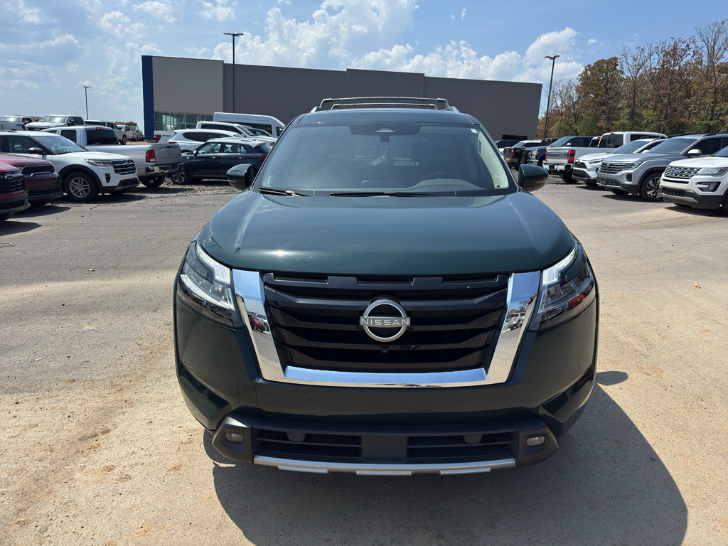 2024 Nissan Pathfinder SL photo 2