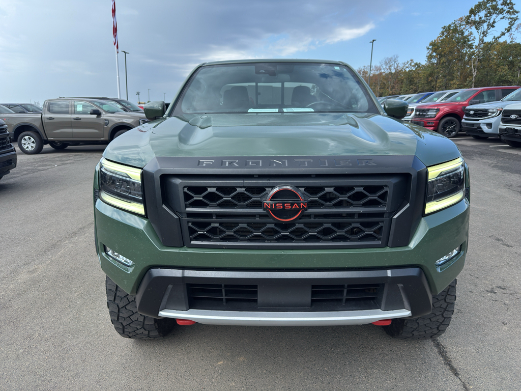 2022 Nissan Frontier PRO-4X photo 2
