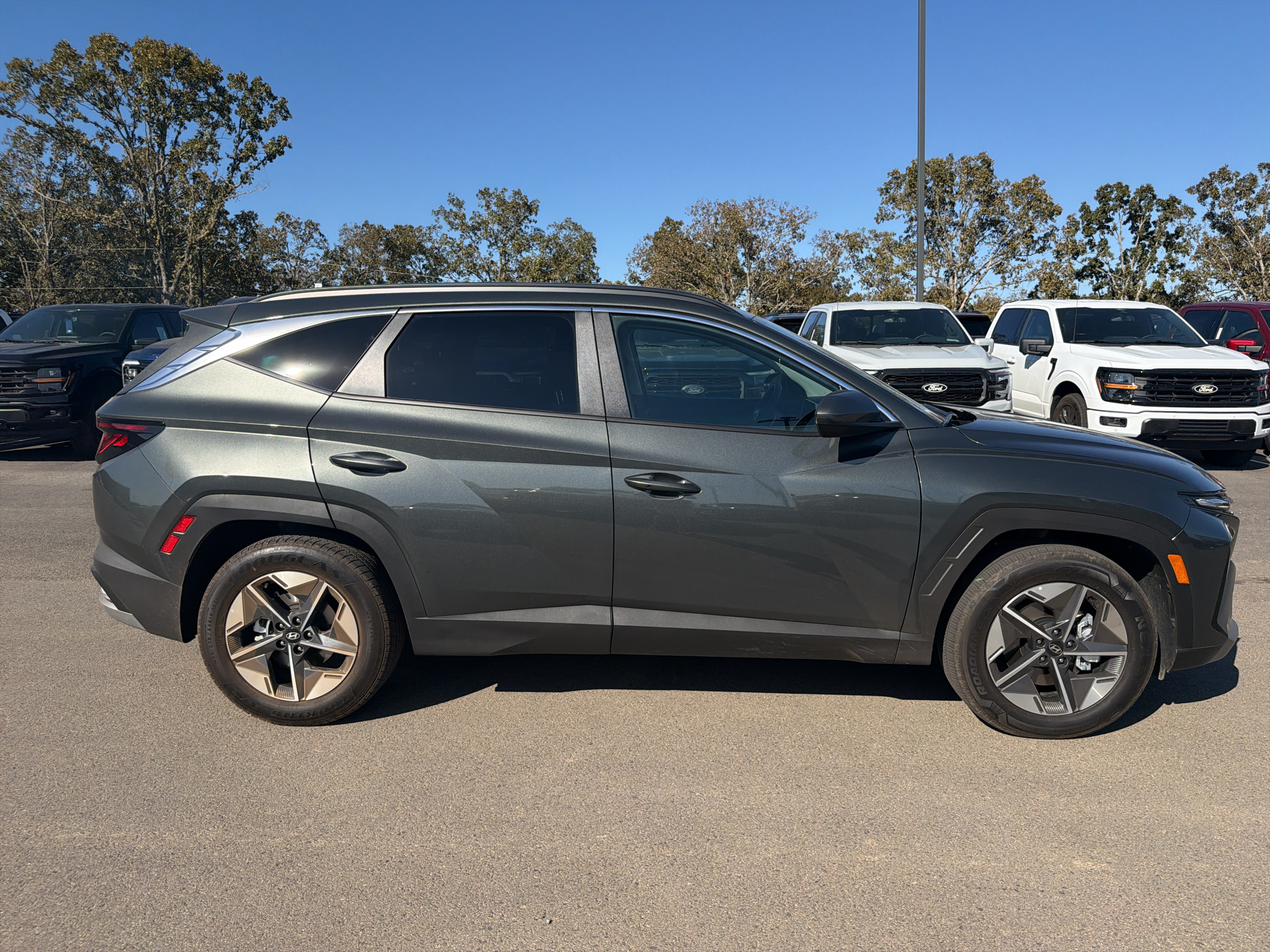 2026 Hyundai Tucson Hybrid SEL photo 5