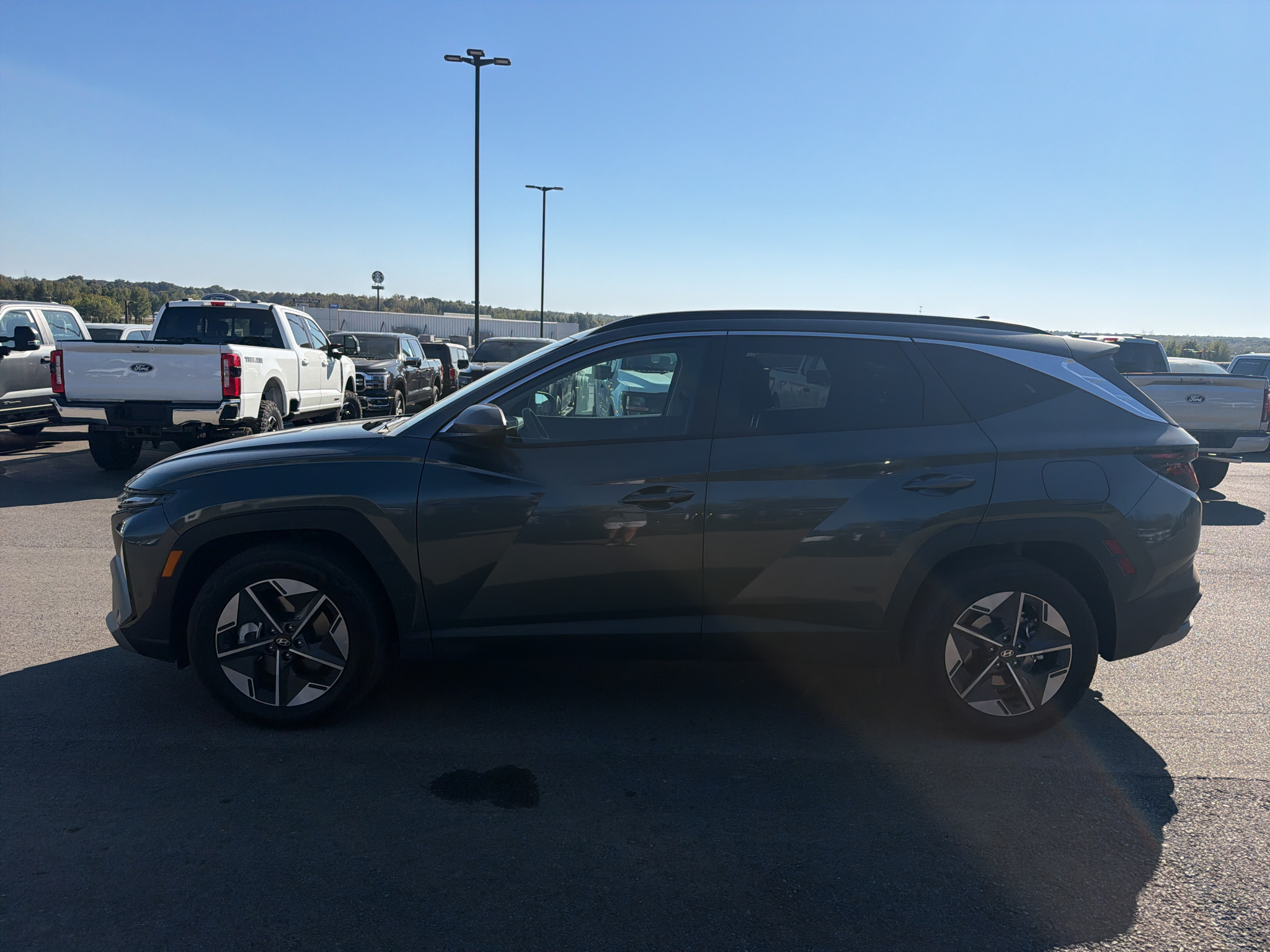 2026 Hyundai Tucson Hybrid SEL photo 2