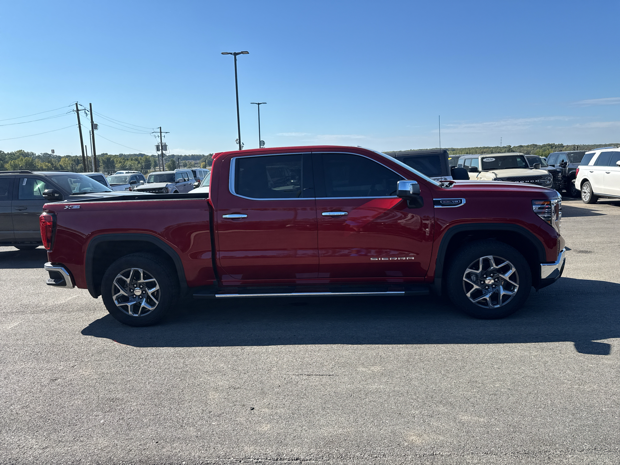 2024 GMC Sierra SLT photo 5