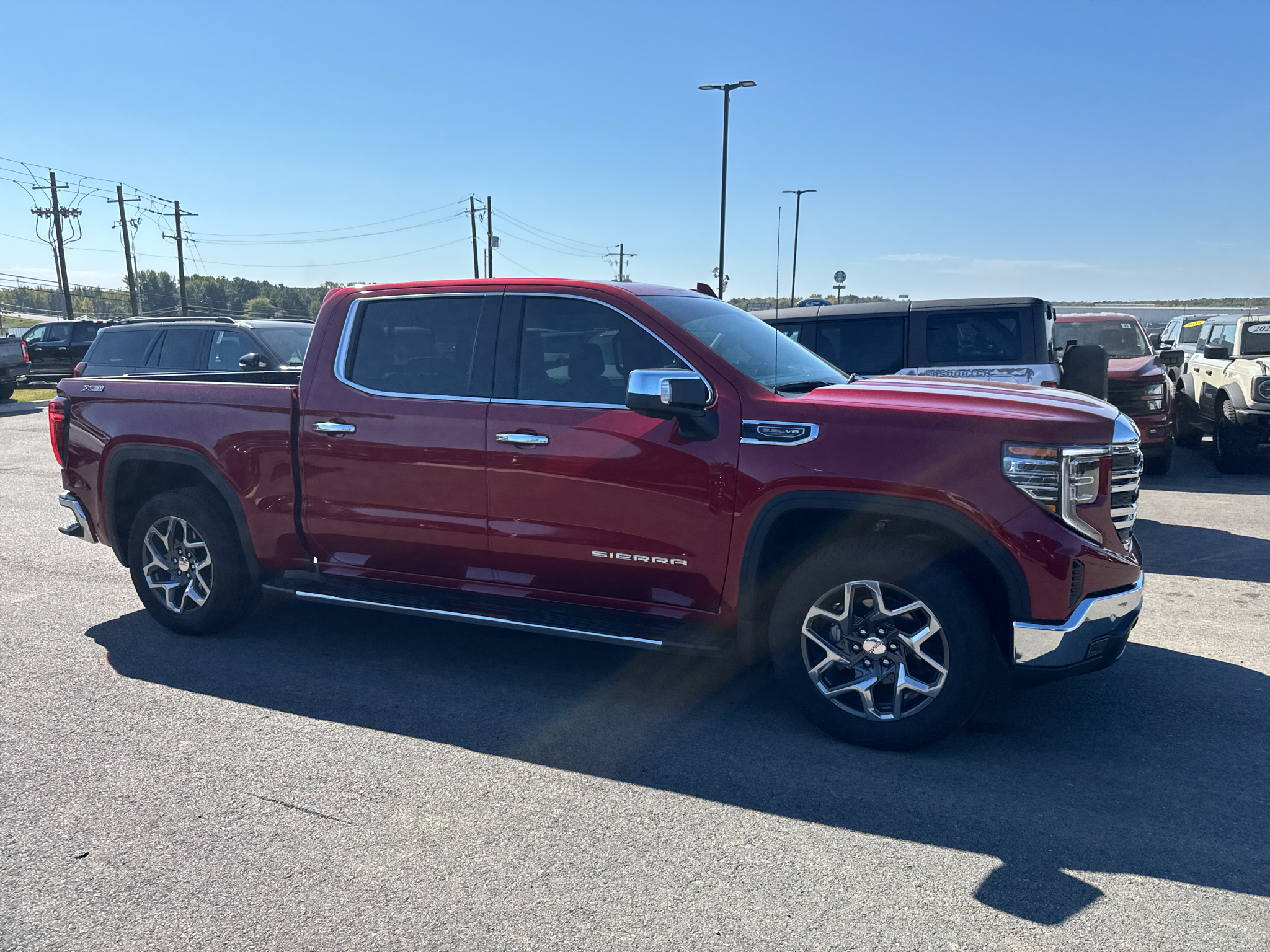 2024 GMC Sierra SLT photo 4