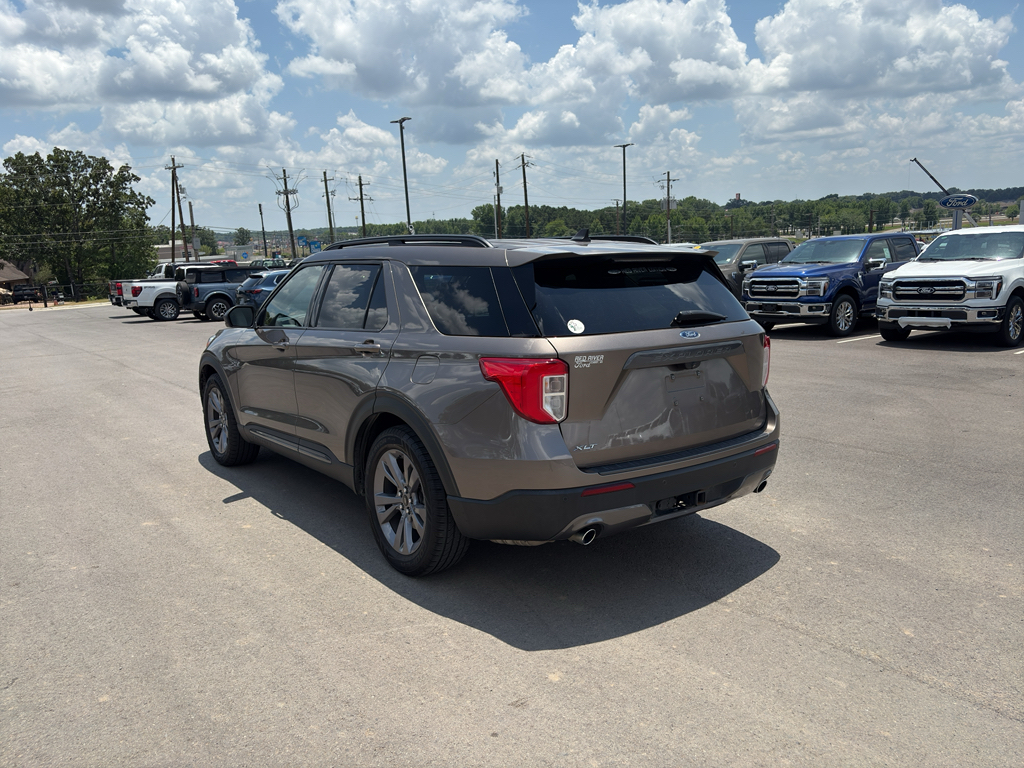 2021 Ford Explorer XLT photo 2