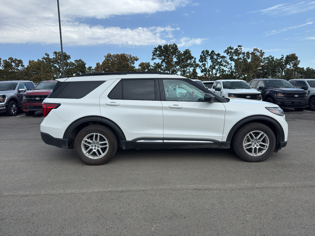 2025 Ford Explorer Active photo 4