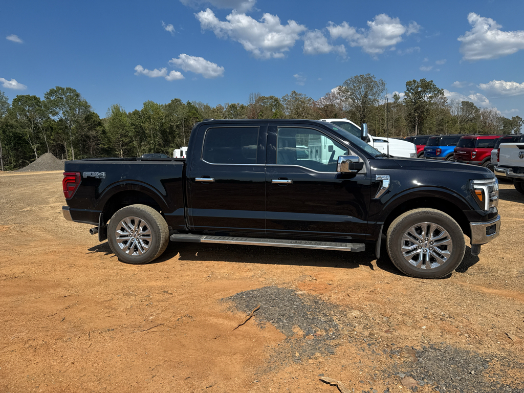2025 Ford F-150 LARIAT photo 4