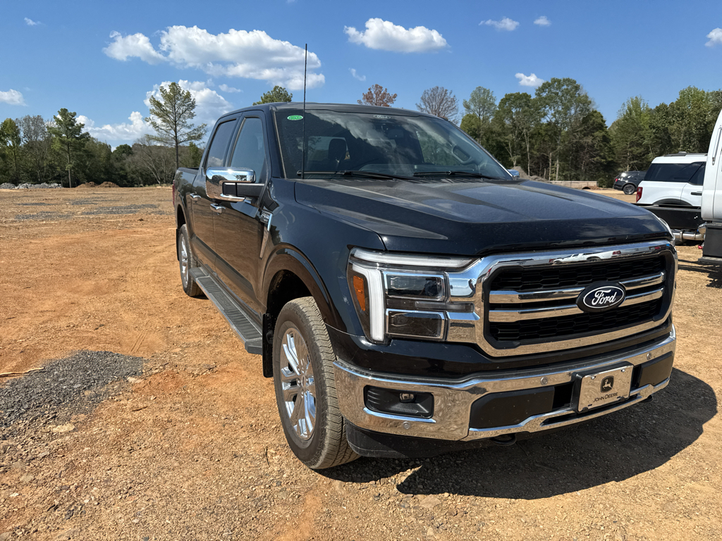 2025 Ford F-150 LARIAT photo 3