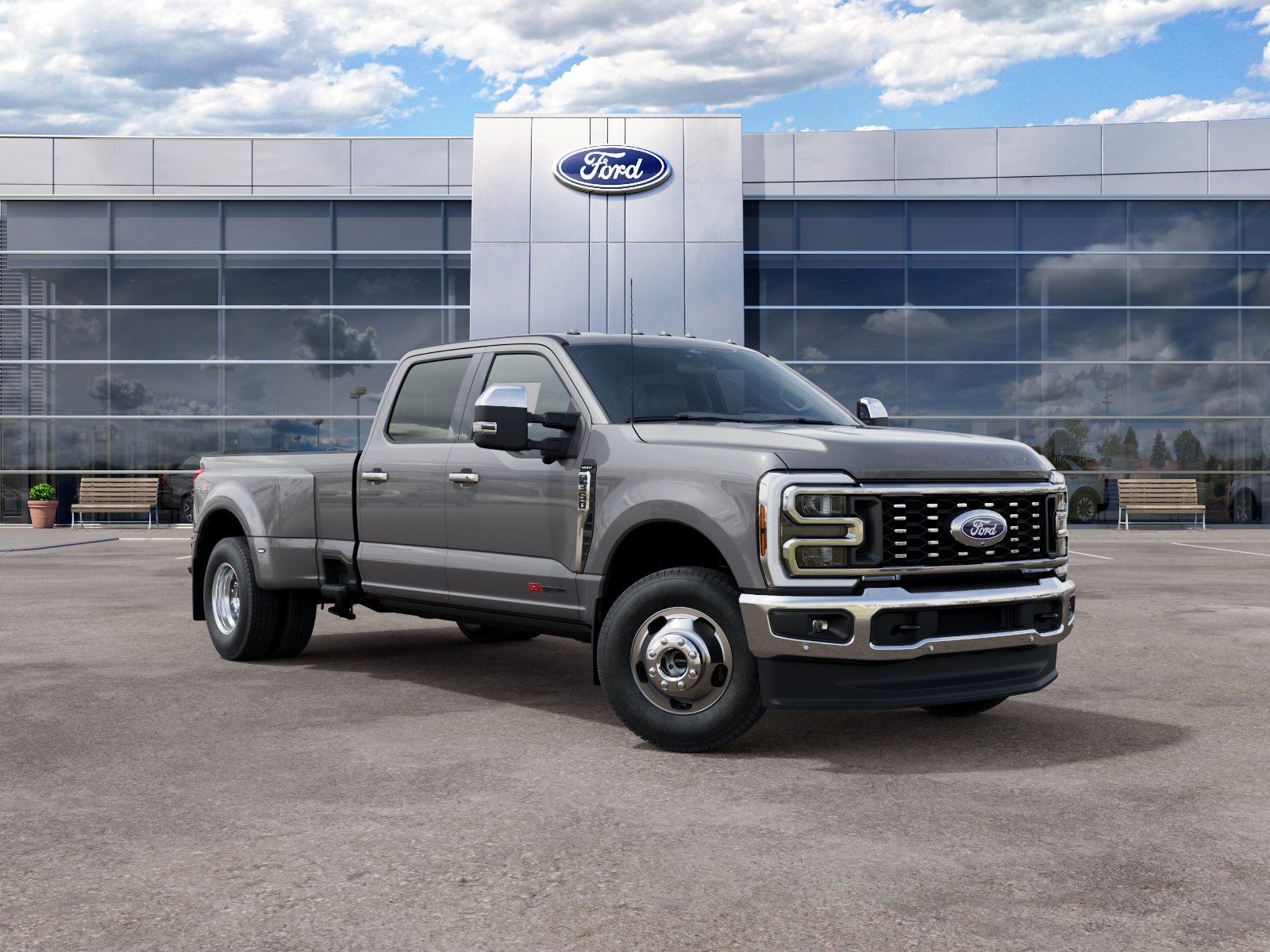 2027 Ford F-350 LARIAT photo 4