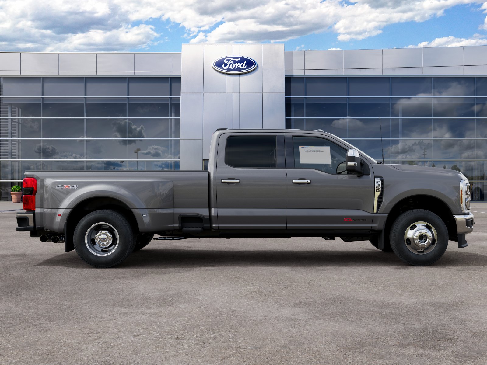 2027 Ford F-350 LARIAT photo 5