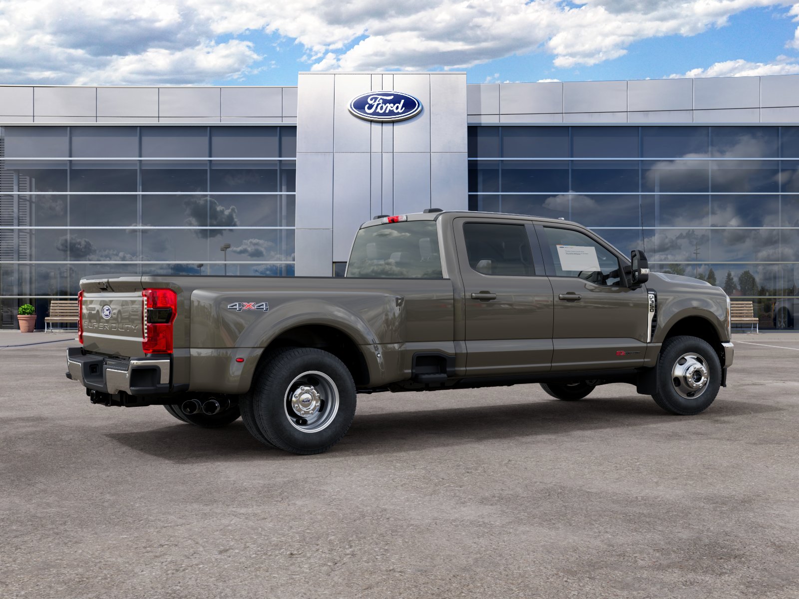 2027 Ford F-350 LARIAT photo 6