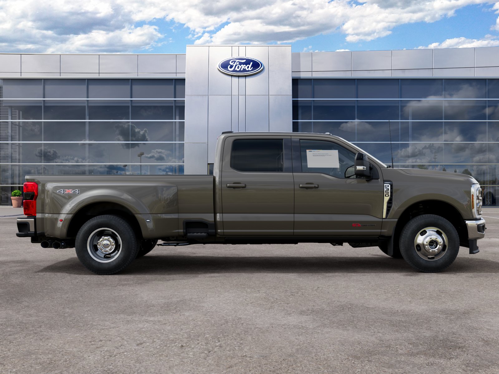 2027 Ford F-350 LARIAT photo 5