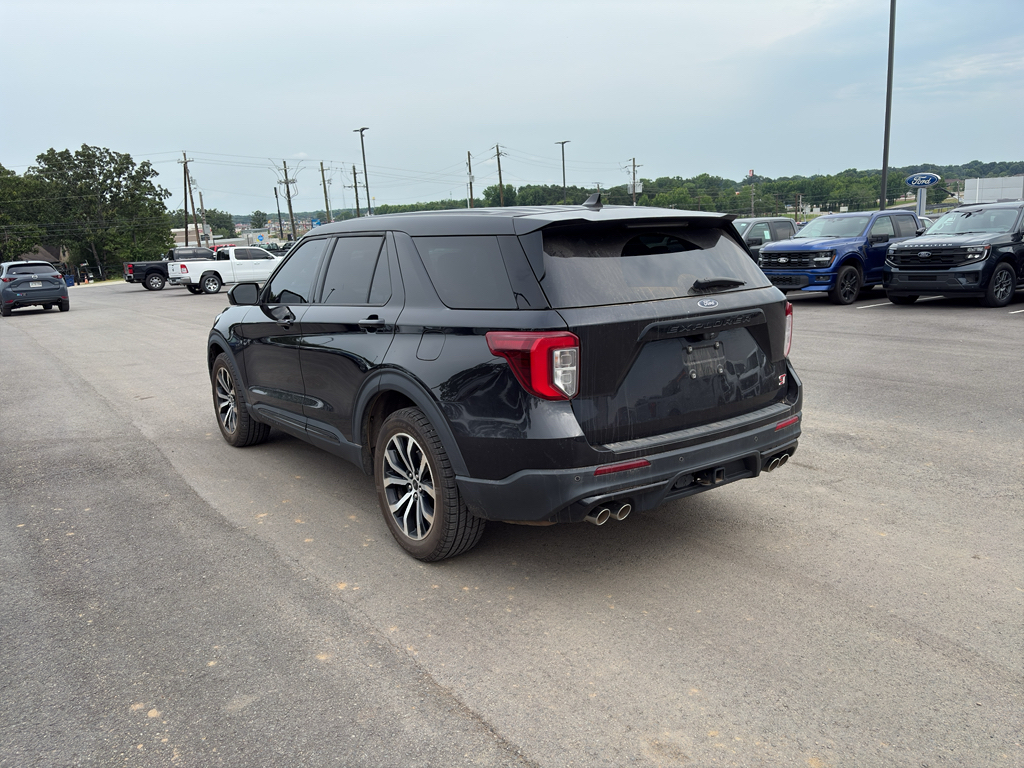 2022 Ford Explorer ST photo 2