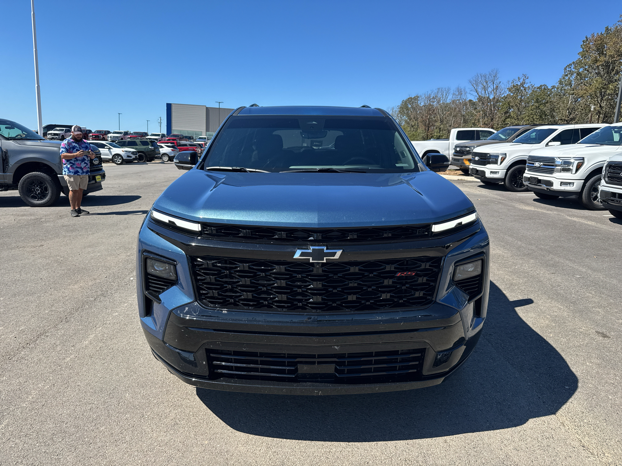 2026 Chevrolet Traverse FWD RS photo 2