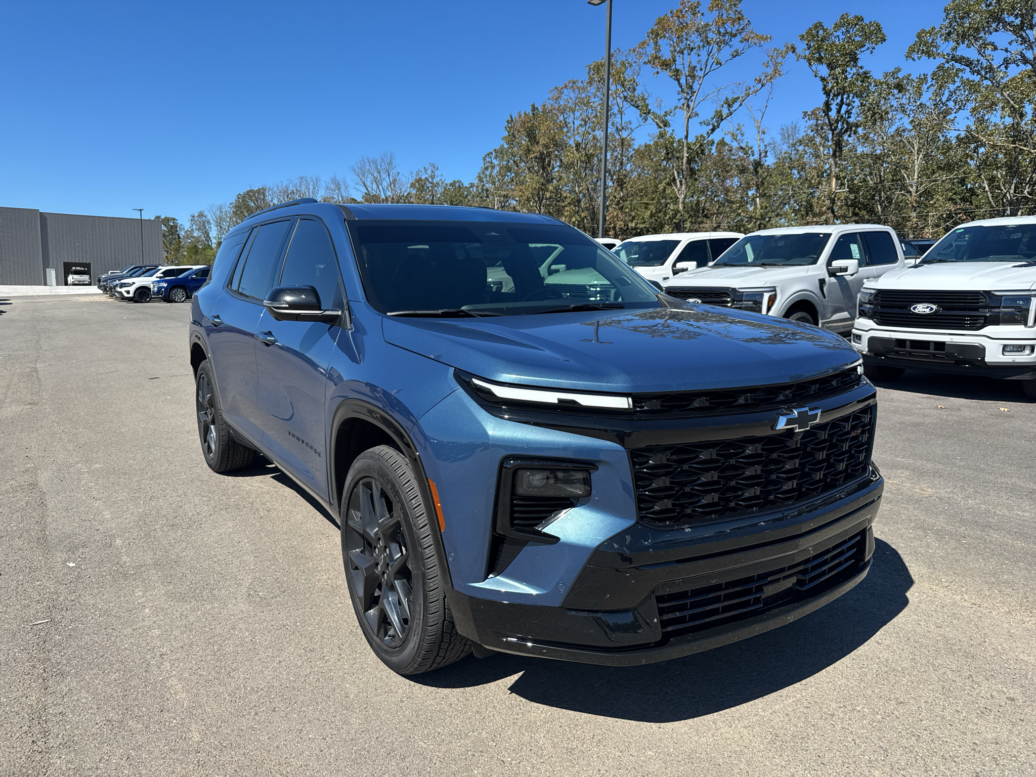 2026 Chevrolet Traverse FWD RS photo 3