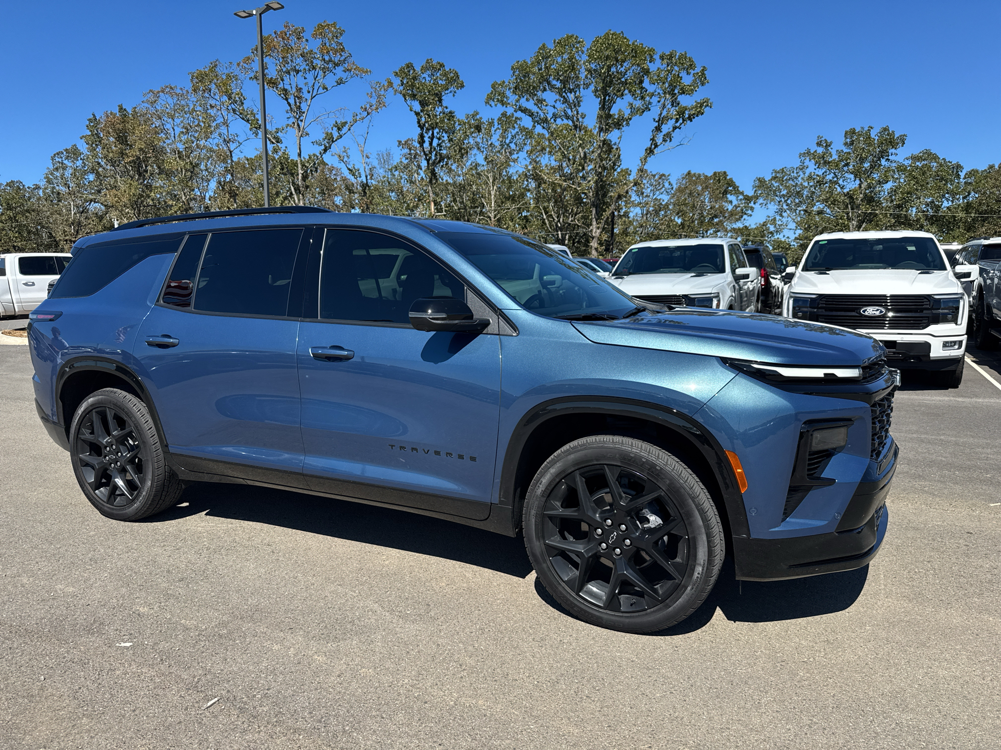 2026 Chevrolet Traverse FWD RS photo 4