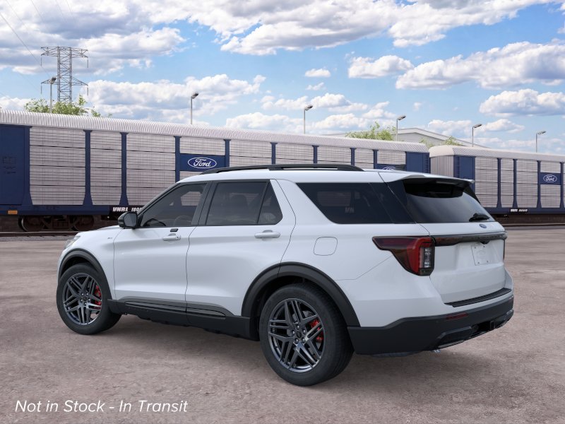 2026 Ford Explorer ST-Line photo 4