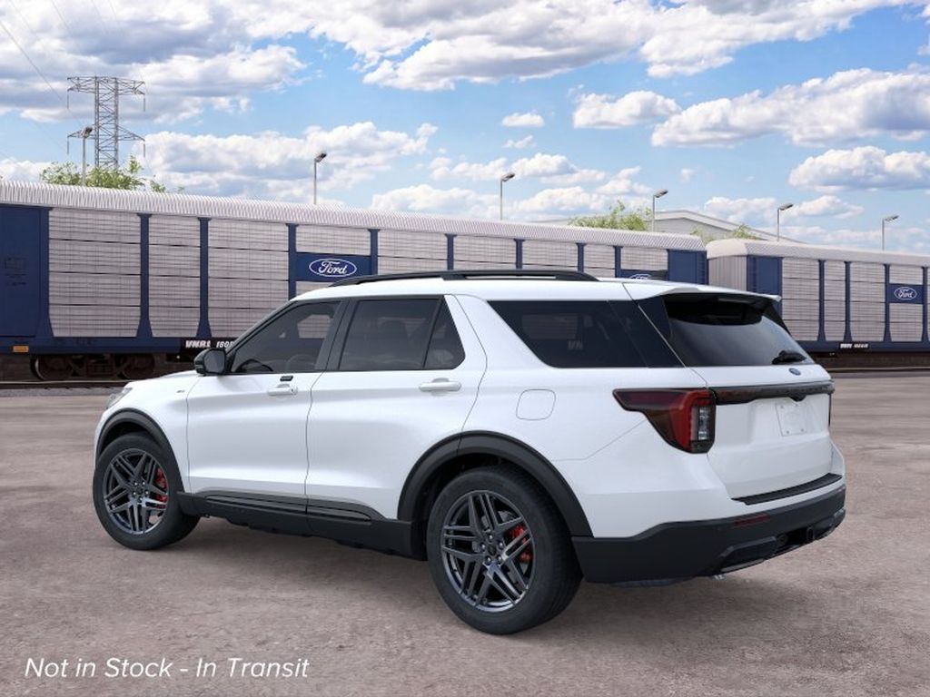 2026 Ford Explorer ST-Line photo 4