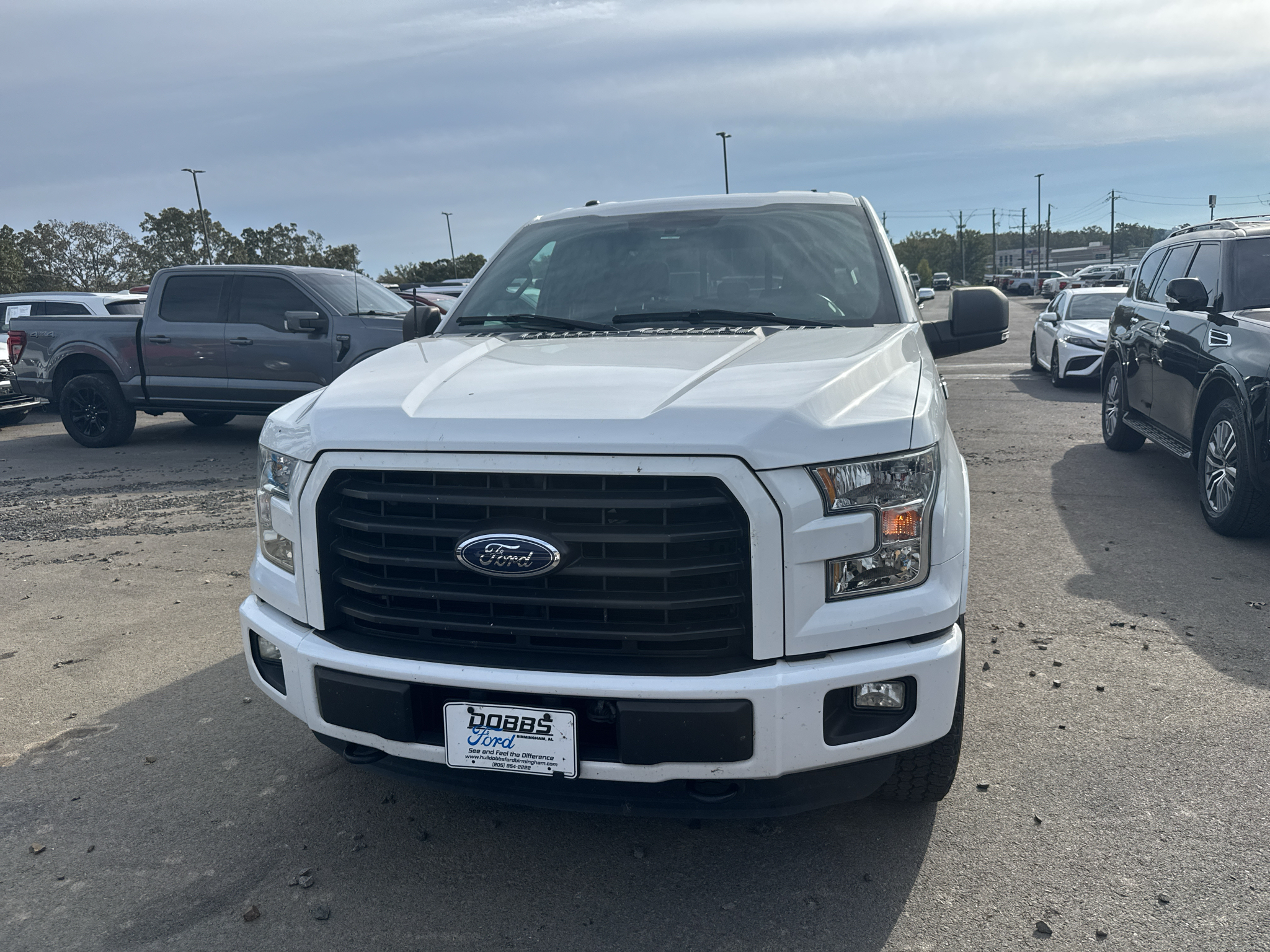 2015 Ford F-150 XLT photo 2