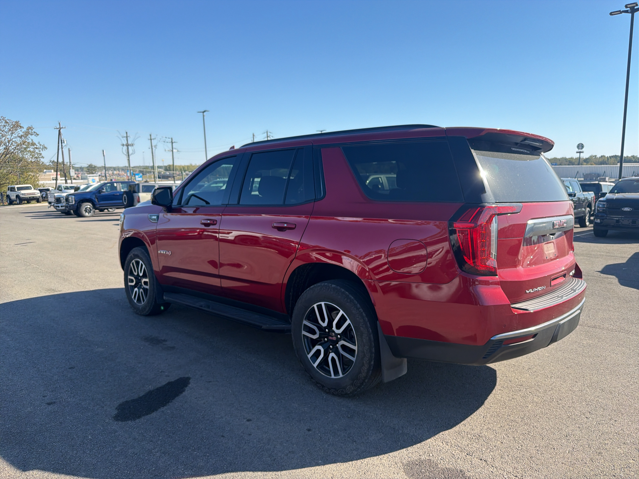 2024 GMC Yukon AT4 photo 3
