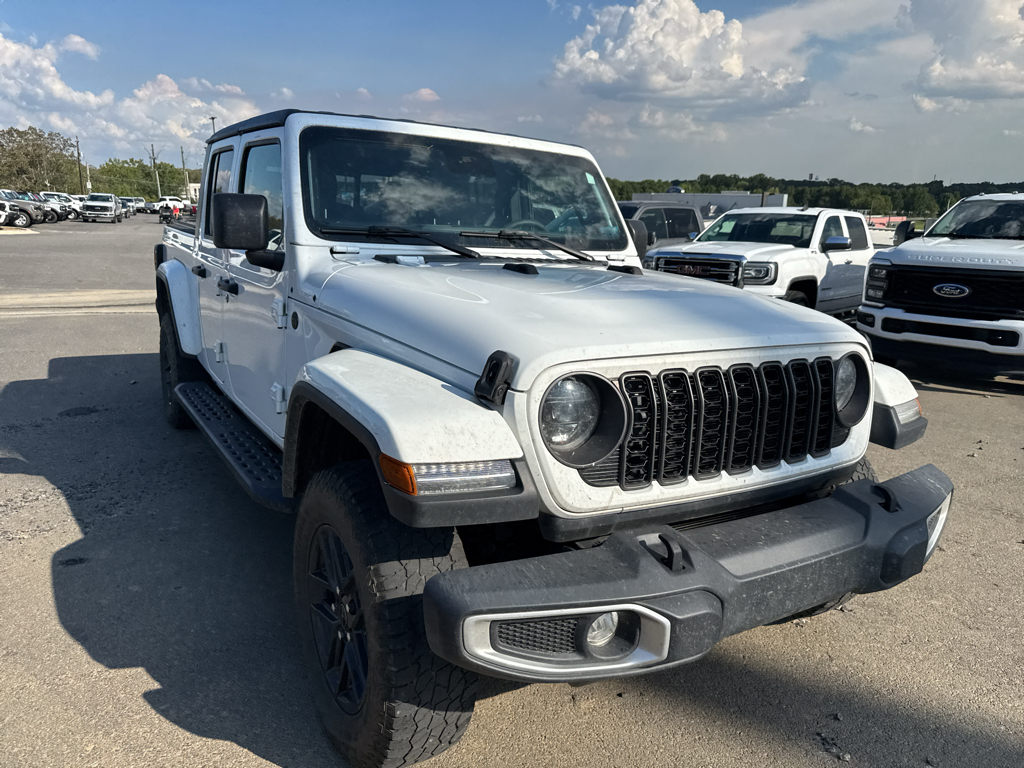 2024 Jeep Gladiator Sport S photo 3