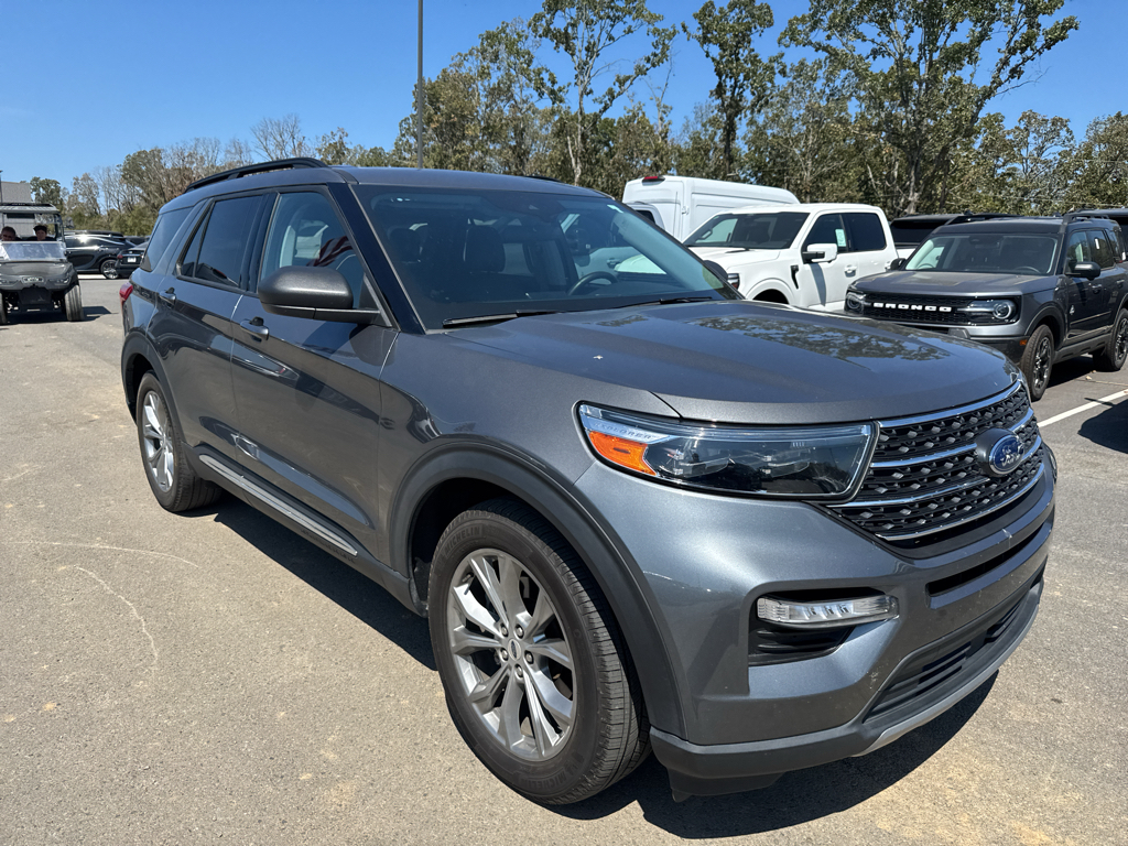 2023 Ford Explorer XLT photo 3
