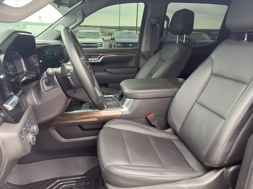 2024 Chevrolet Silverado representative vehicle photo