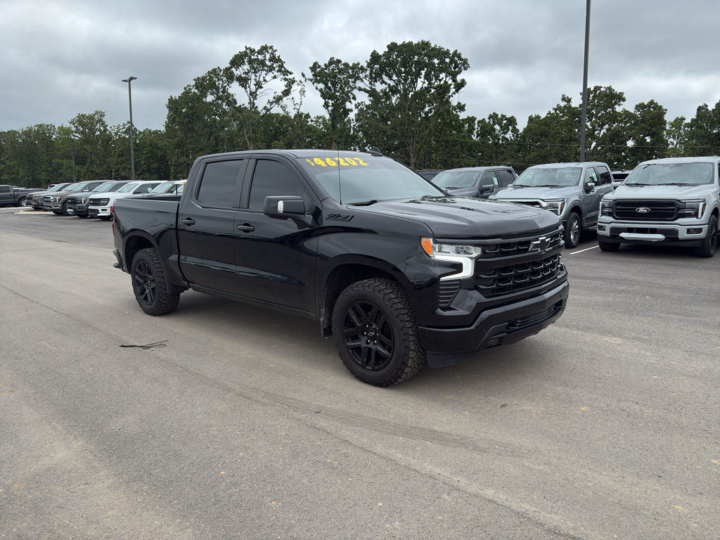 2024 Chevrolet Silverado RST photo 4