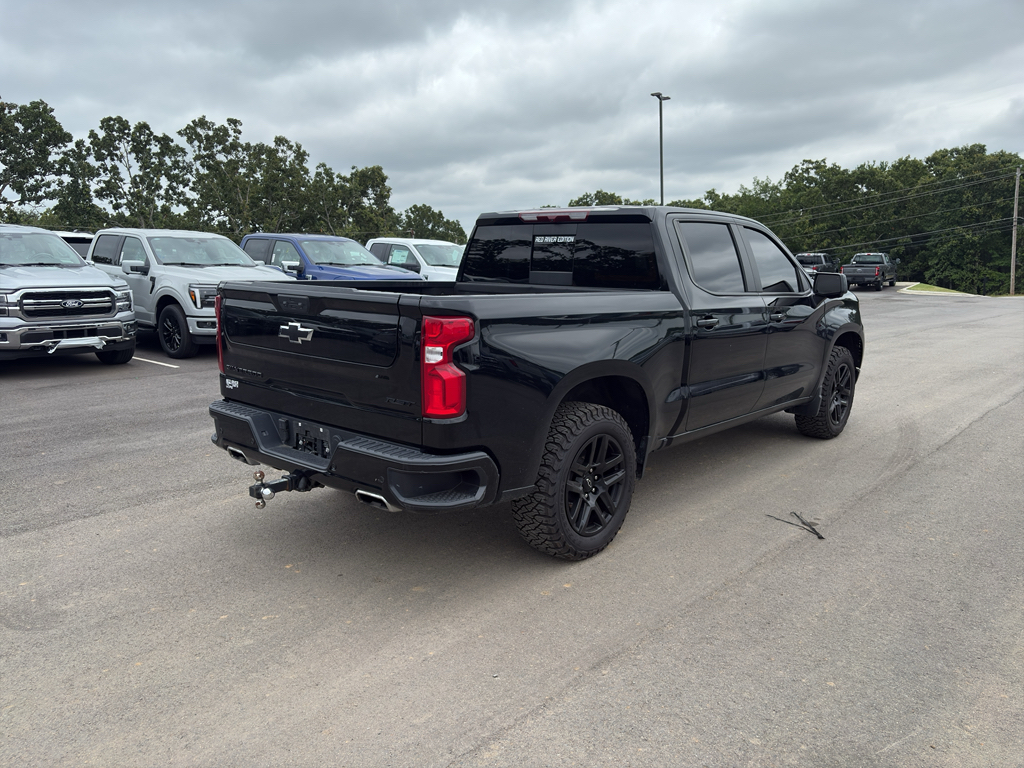 2024 Chevrolet Silverado RST photo 3