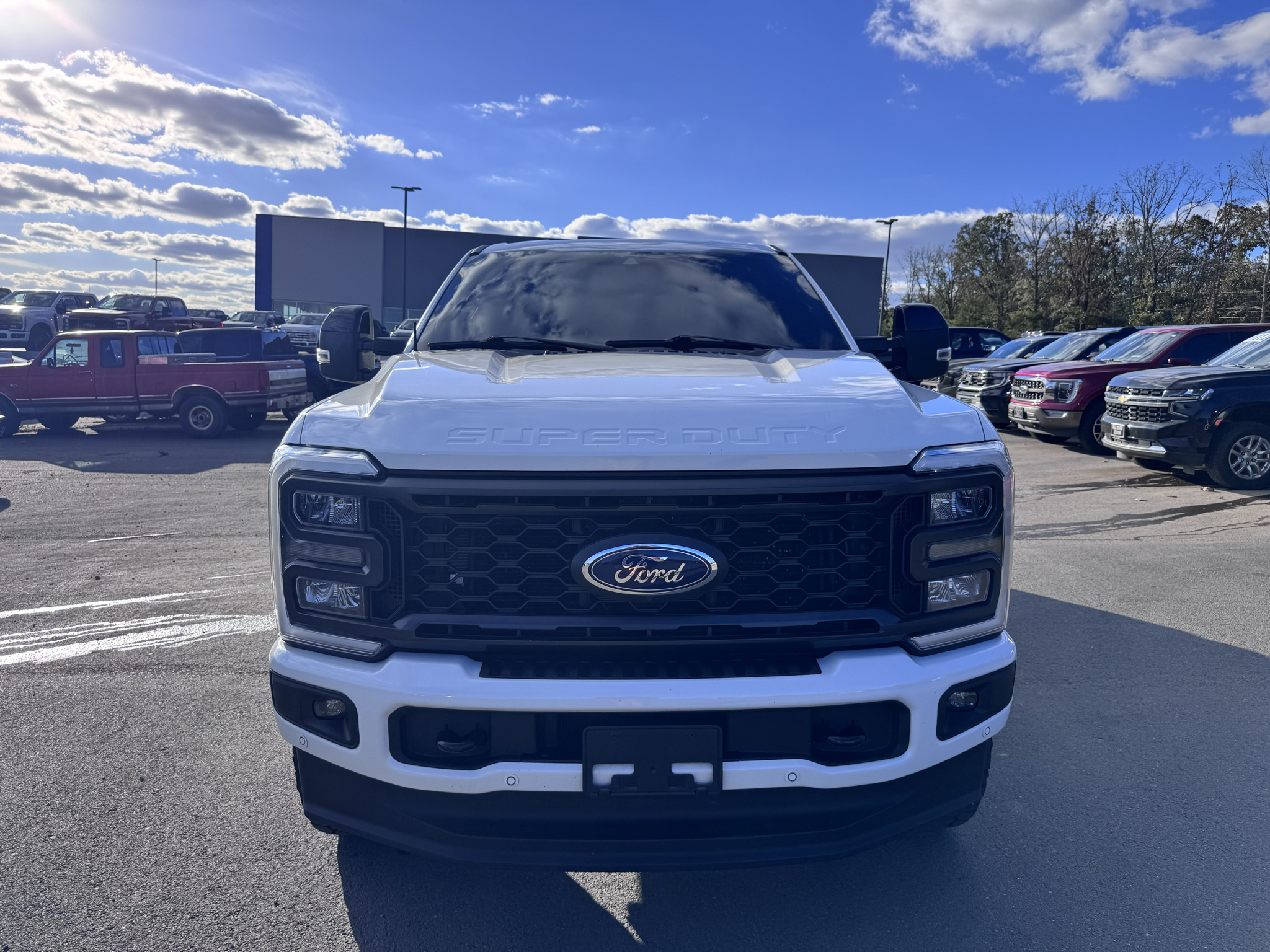 2024 Ford F-250 LARIAT photo 2
