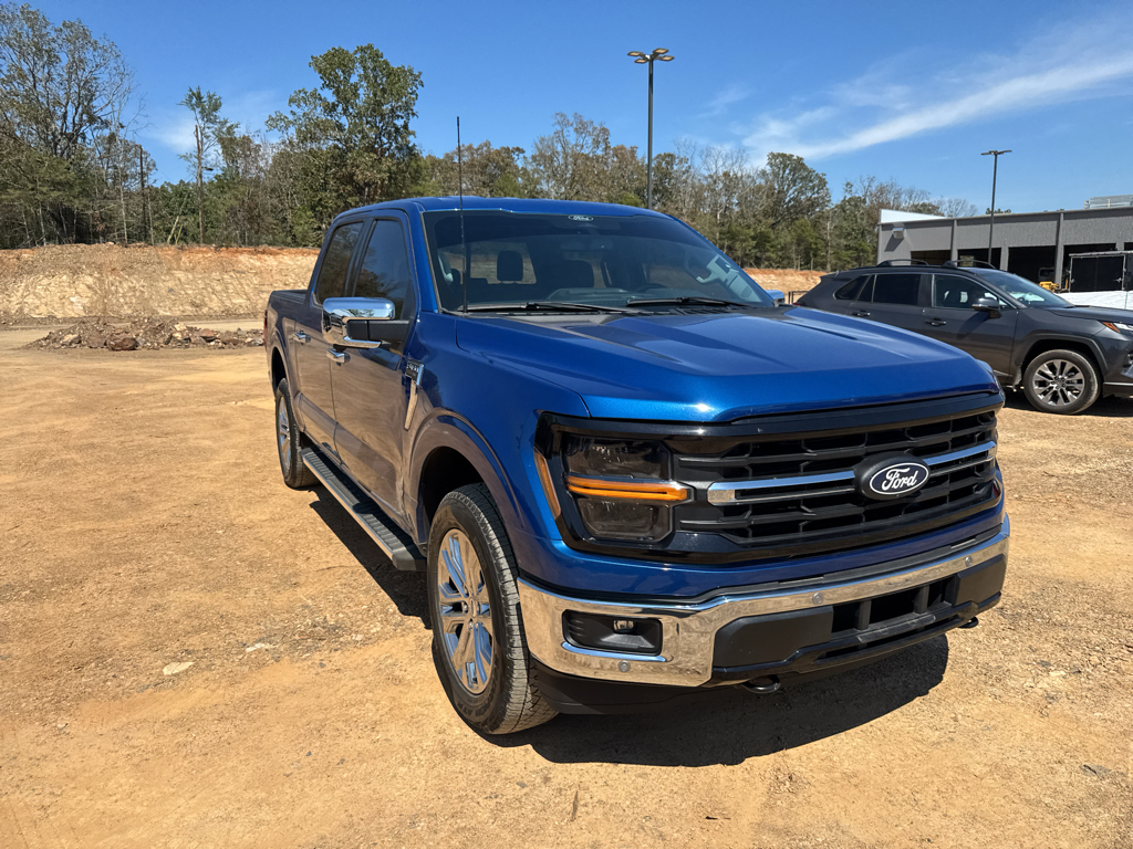 2024 Ford F-150 XLT photo 3