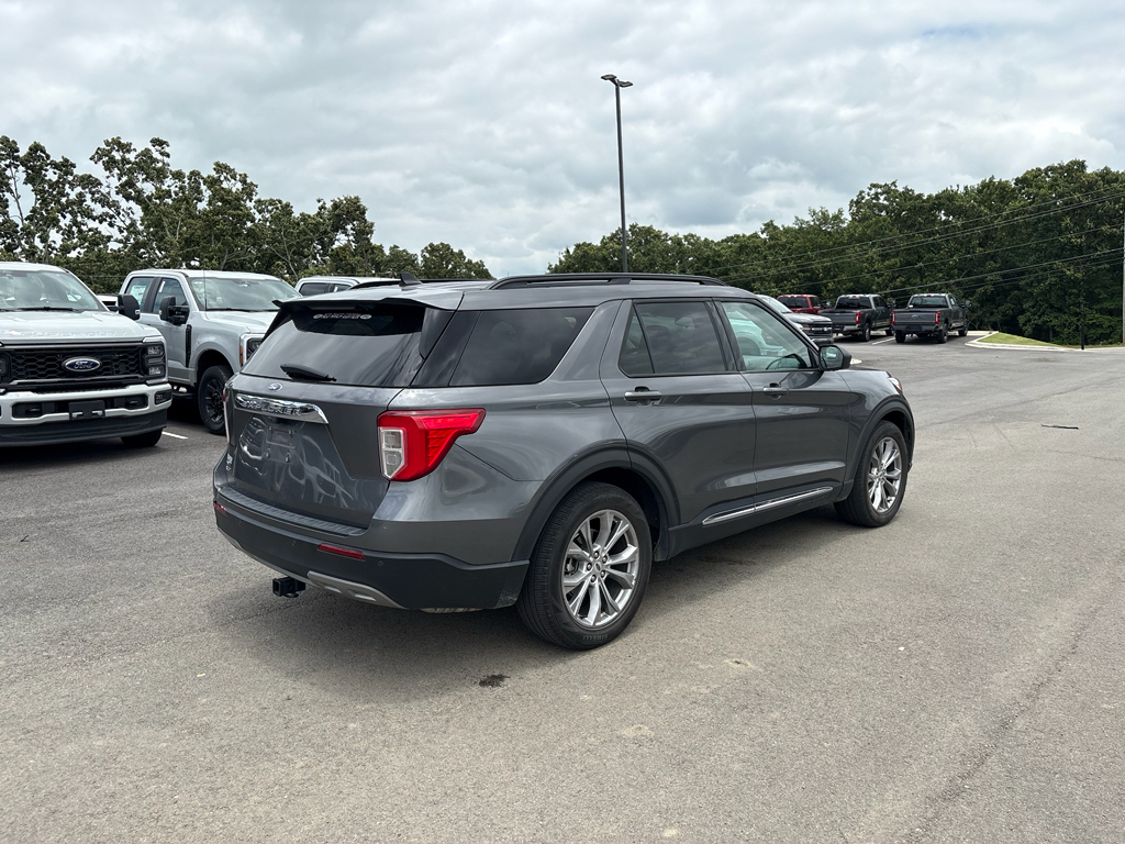 2023 Ford Explorer XLT photo 3