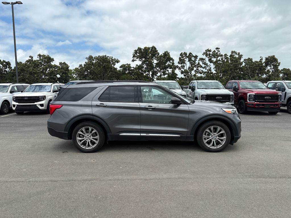 2023 Ford Explorer XLT photo 5