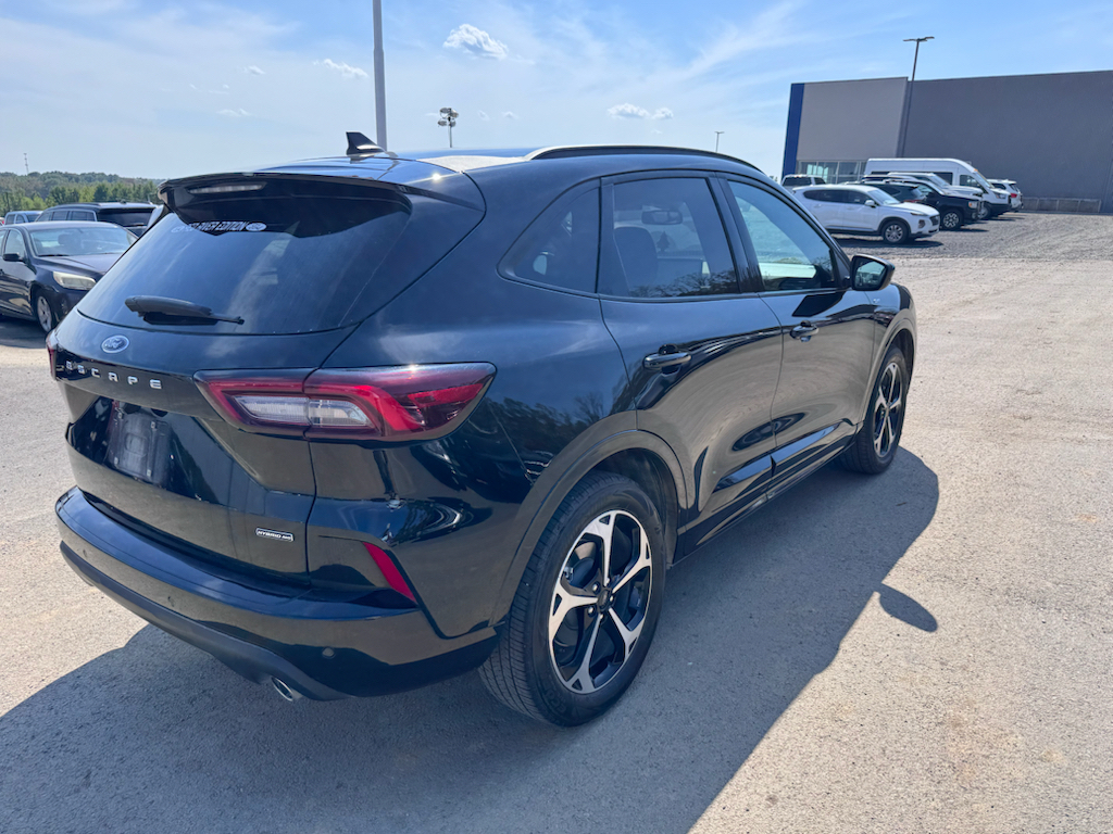 2025 Ford Escape ST-Line Elite photo 5