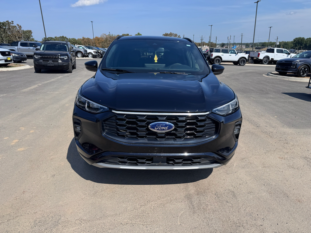 2025 Ford Escape ST-Line Elite photo 2